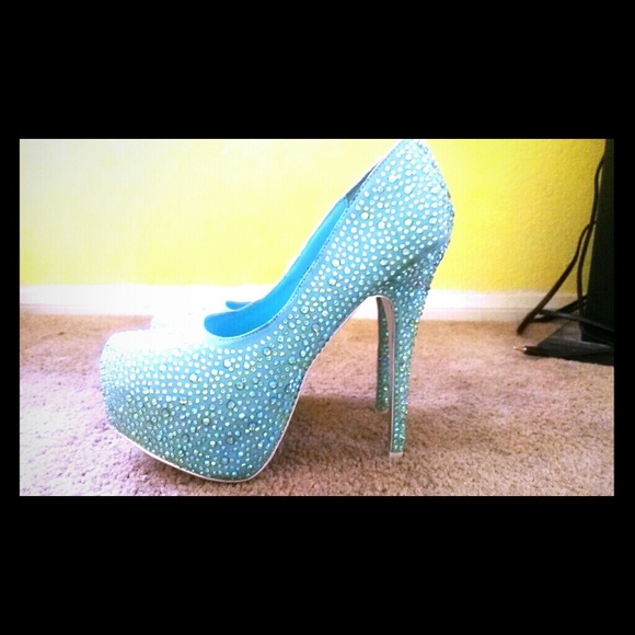Beautiful Rhinestone Heels !