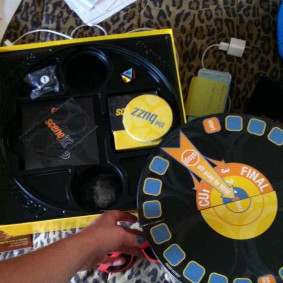 🎰📛🎲Scene it? Game! - Picture 3 of 4