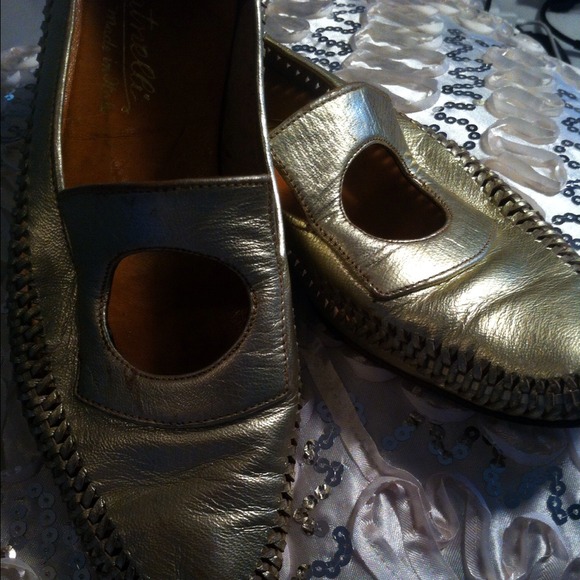 Matnelli Italian gold flat loafers