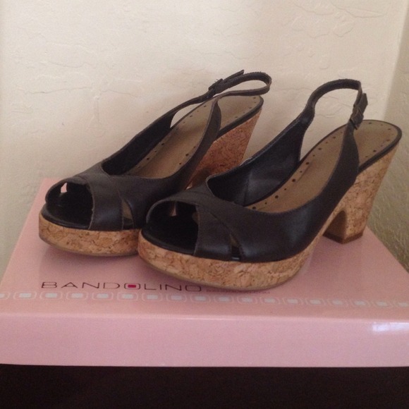 Brown, peep toe summer heals