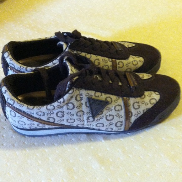 Brown guess shoes