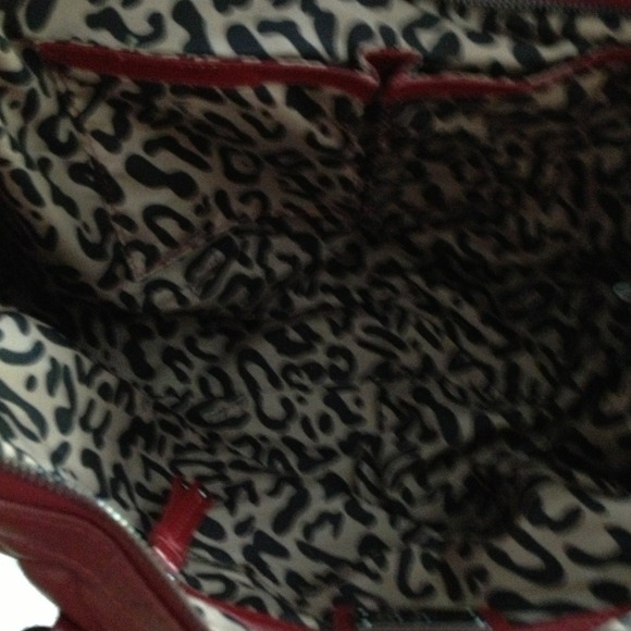 Red quilted handbag - Picture 3 of 4