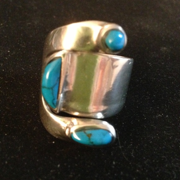 Ring. Silver (plated) & turquoise.