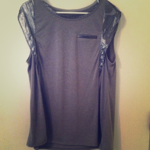 Simply Vera top