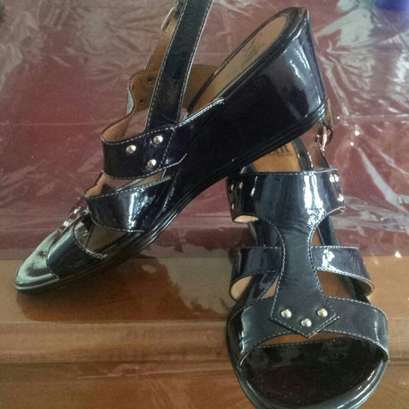 Dark purple Sofft wedges