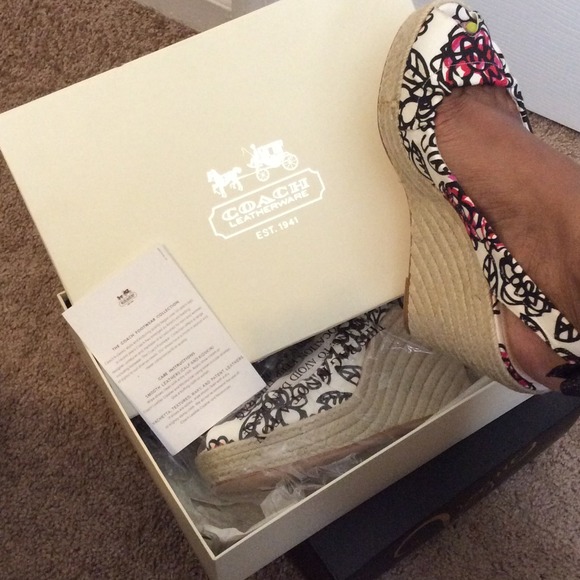 🏆Coach Straw Wedge🏆 Festive Style HP🏆 - Picture 2 of 3