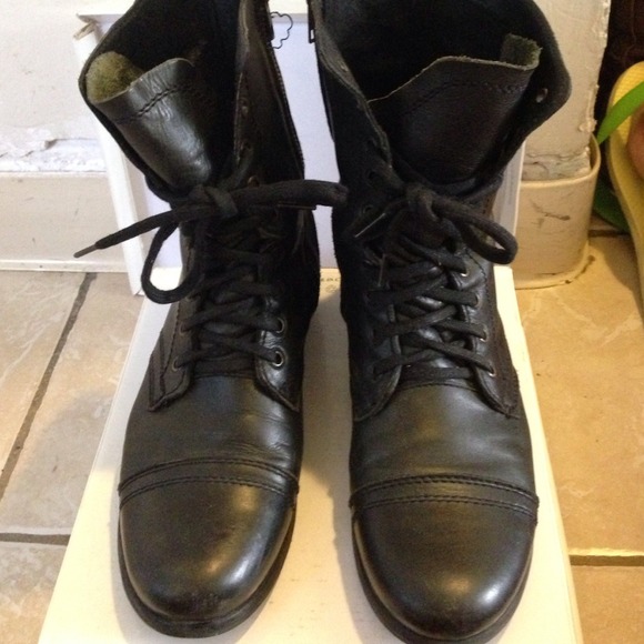 Troopa black boots