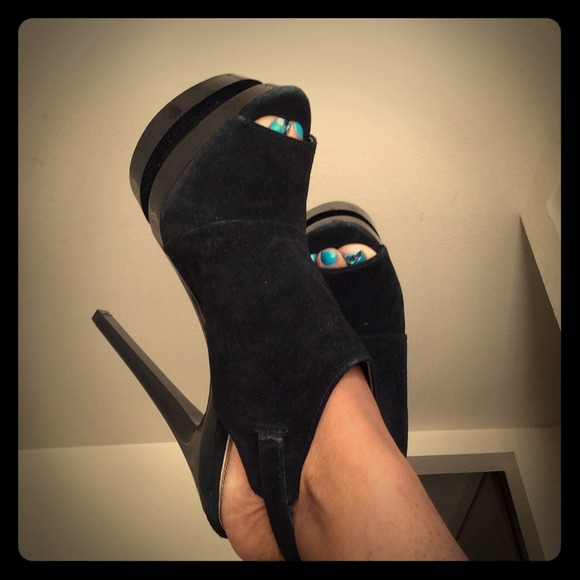 Jessica Simpson Black Heels