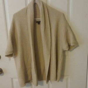 Beige sweater without buttons