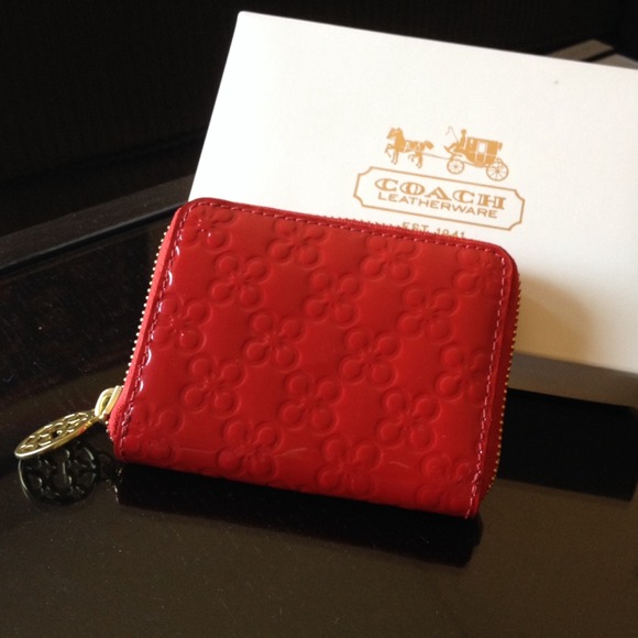 👉SOLD👈 Coach Hot Red Patent Leather Wallet