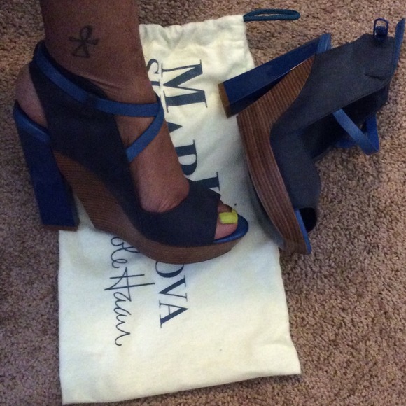 💙HOST PICK💙 Uniquely Cole Haan💙 - Picture 2 of 3