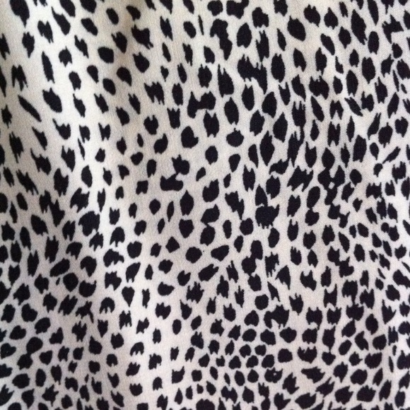 Bold hi-low dress - Picture 3 of 4