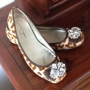 Super cute leopard print Jessica Simpson flats