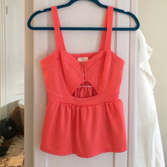 Pins and Needle Coral Tank