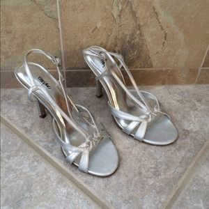 Mossimo silver strappy heels