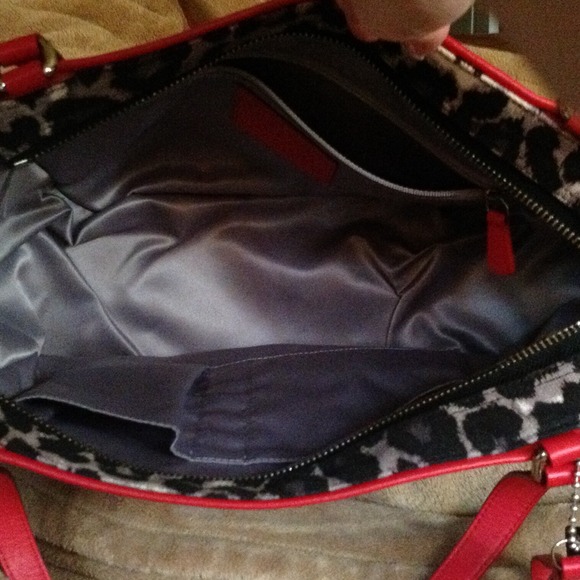 Coach purse ⭕️SOLD⭕️ - Picture 2 of 3