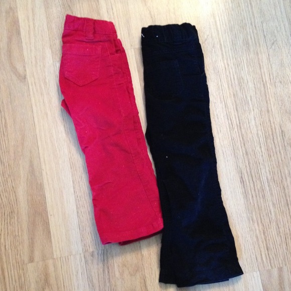 Bundle of two corduroy pants, black and red