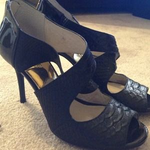 💢💢sold💢💢Michael Kors Heels