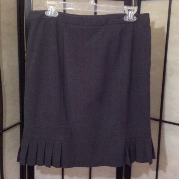 Max Studio grey work skirt