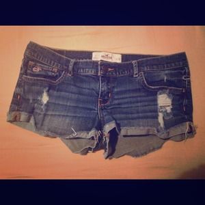 Hollister low rise short shorts 7/28 dark wash