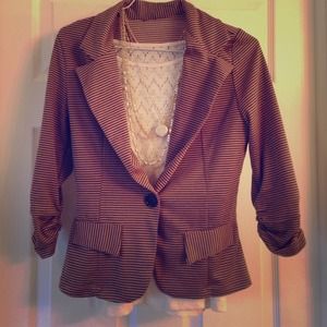💓HOST PICK!💓 Brown and black striped blazer