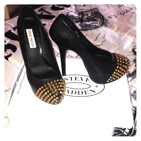 Black Gold Studded Steve Madden Leather Pumps