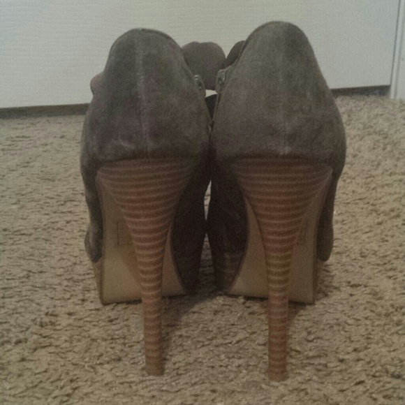 Never been worn. Size 7.5, Grey 5 inch heels. - Picture 3 of 3