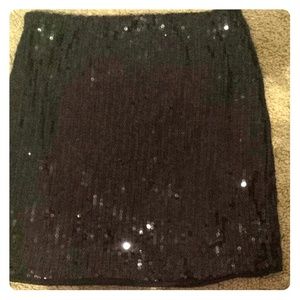 Never been worn/ Sequined Slim Skirt