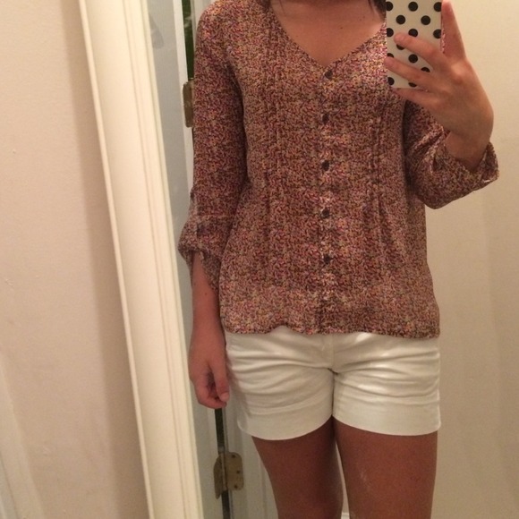 Cute flowy shirt
