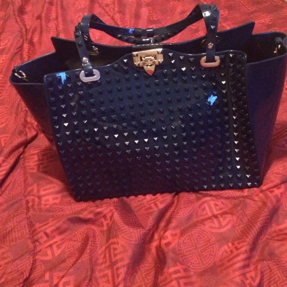 Handbag central🌟 $$ reduced $$✨🚫on hold 🚫
