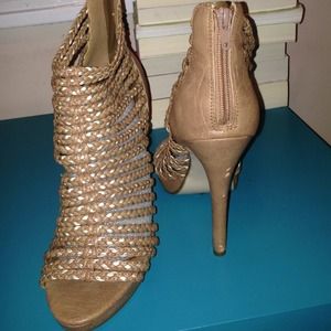 💥 REDUCED 💥 Tan Heels