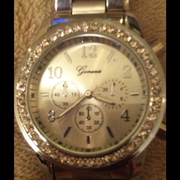 ππππLadies blingy watchππππ - Picture 3 of 3