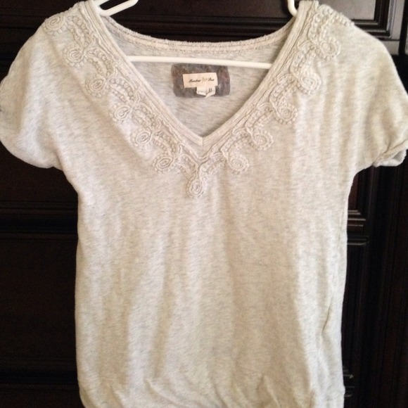 Light heather gray top