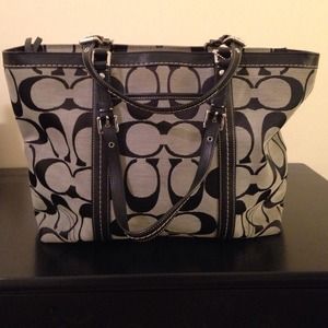 Coach Tote in Black Printed Signature Fabric