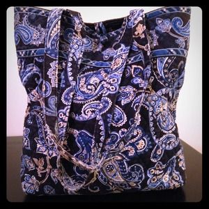 Vera Bradley Tote in Retired Windsor Navy