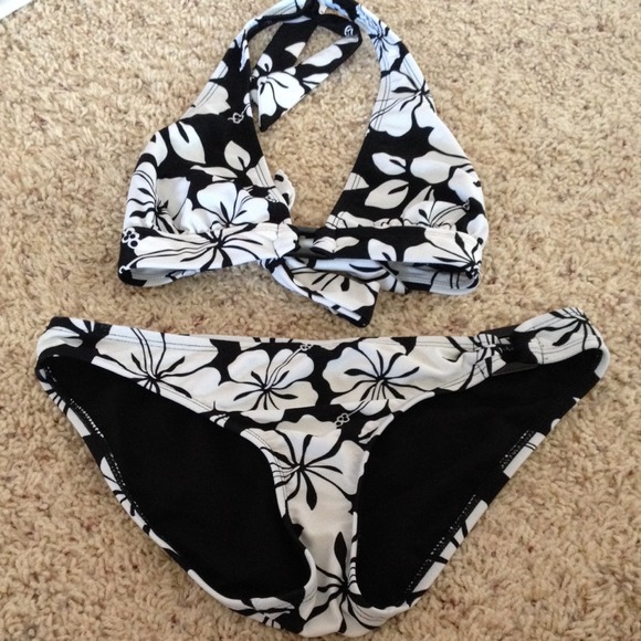 Bikini Bundle - Picture 1 of 3