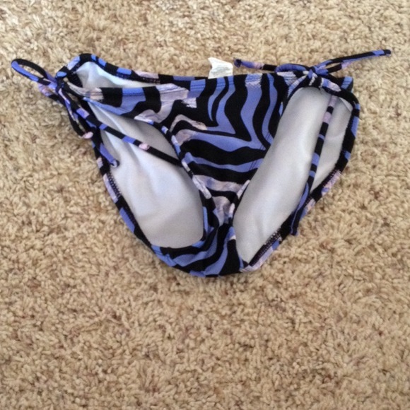 Bikini Bundle - Picture 2 of 3