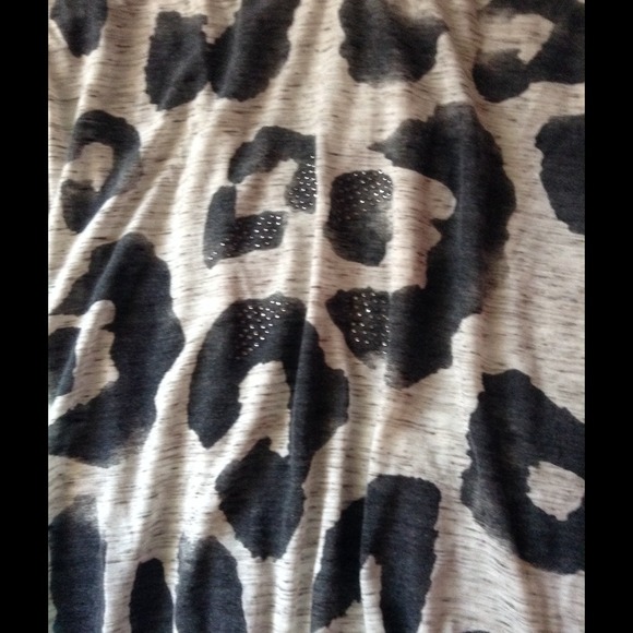 Leopard Top - Picture 2 of 4