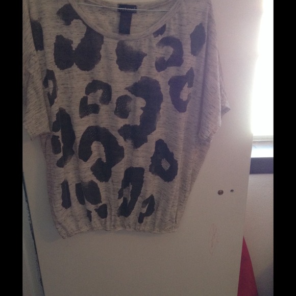 Leopard Top - Picture 4 of 4