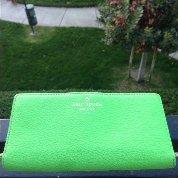 **SOLD**beautiful spring green Kate Spade