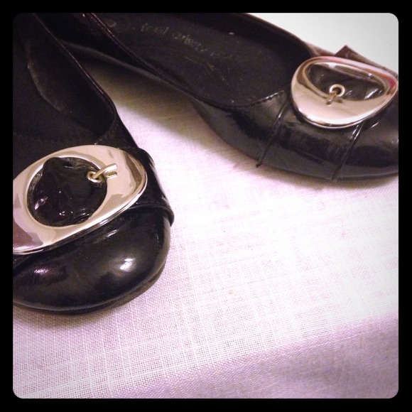Dr. Scholl's black flats