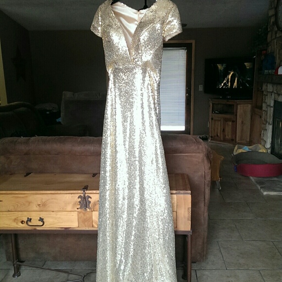 Dress - Picture 3 of 3