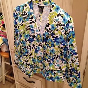 Spring/ summer flowery jacket. Size 10P