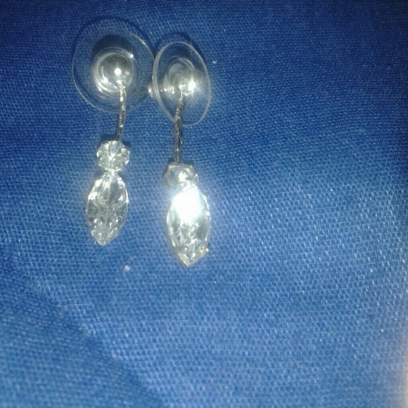 Necklace and matching earnings - Picture 2 of 3