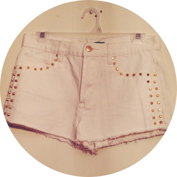 🚫SOLD🚫Studded Forever 21 shorts - Picture 1 of 2