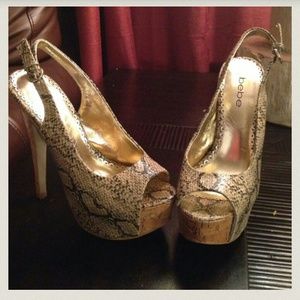 BEBE open toe sandal.
