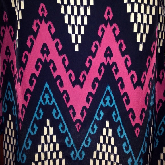 🦄🦄🦄 ***NWOT Tribal Print Tunic*** - Picture 2 of 3