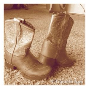 Toddler size 7 boys cowboy boots!! 🏇