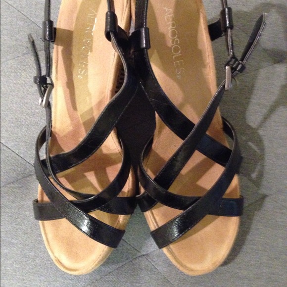 ⬇️Reduced $! Aerosoles black platform wedges! 7.5
