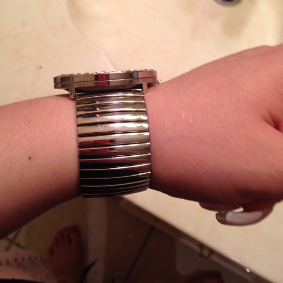 Betsey Johnson watch - Picture 2 of 4